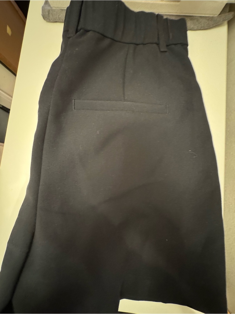 Abercrombie & Fitch Black High-Waisted Tailored Pleat Shorts - Picture 4 of 7
